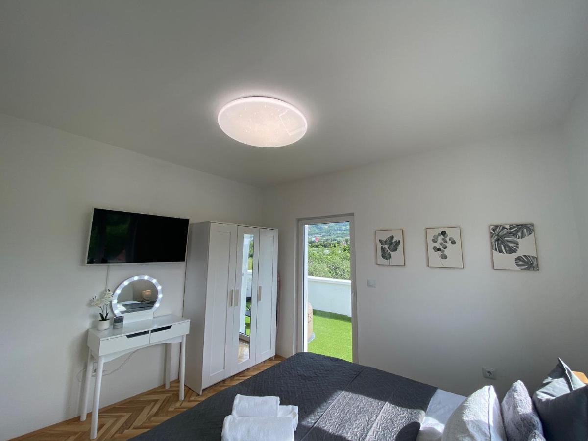 Apartment Milena Kastela Mit Whirlpool Екстер'єр фото