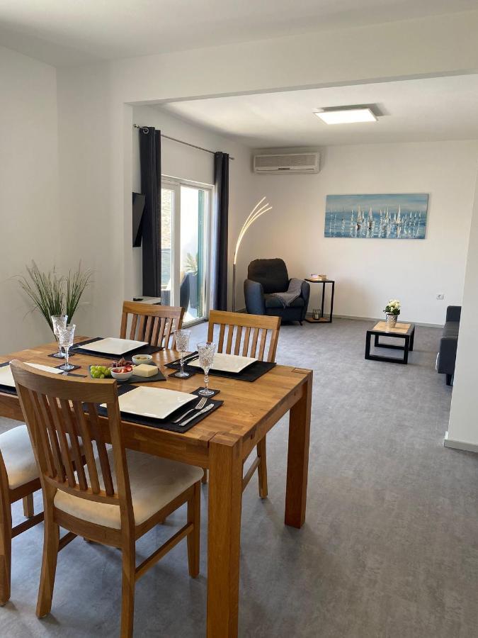 Apartment Milena Kastela Mit Whirlpool Екстер'єр фото