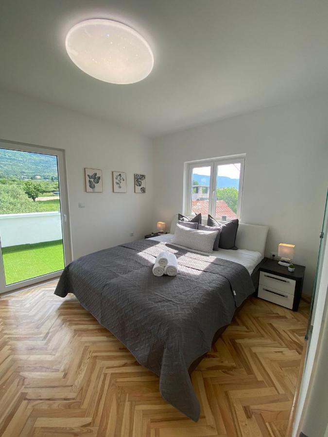 Apartment Milena Kastela Mit Whirlpool Екстер'єр фото