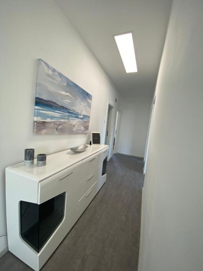 Apartment Milena Kastela Mit Whirlpool Екстер'єр фото