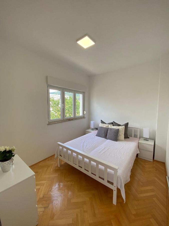 Apartment Milena Kastela Mit Whirlpool Екстер'єр фото