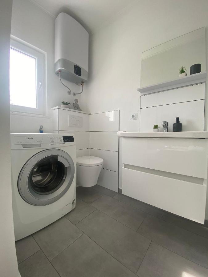 Apartment Milena Kastela Mit Whirlpool Екстер'єр фото