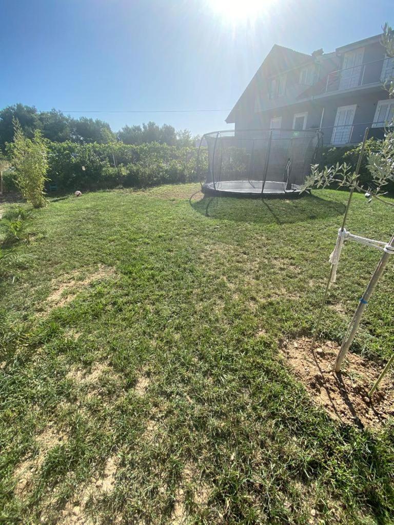 Apartment Milena Kastela Mit Whirlpool Екстер'єр фото